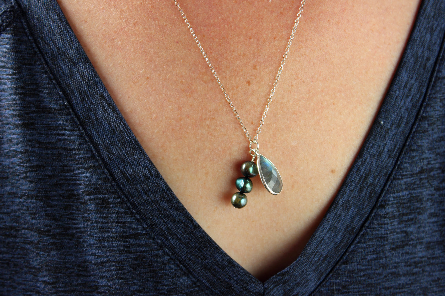 Flashy Labradorite and black pearl necklace